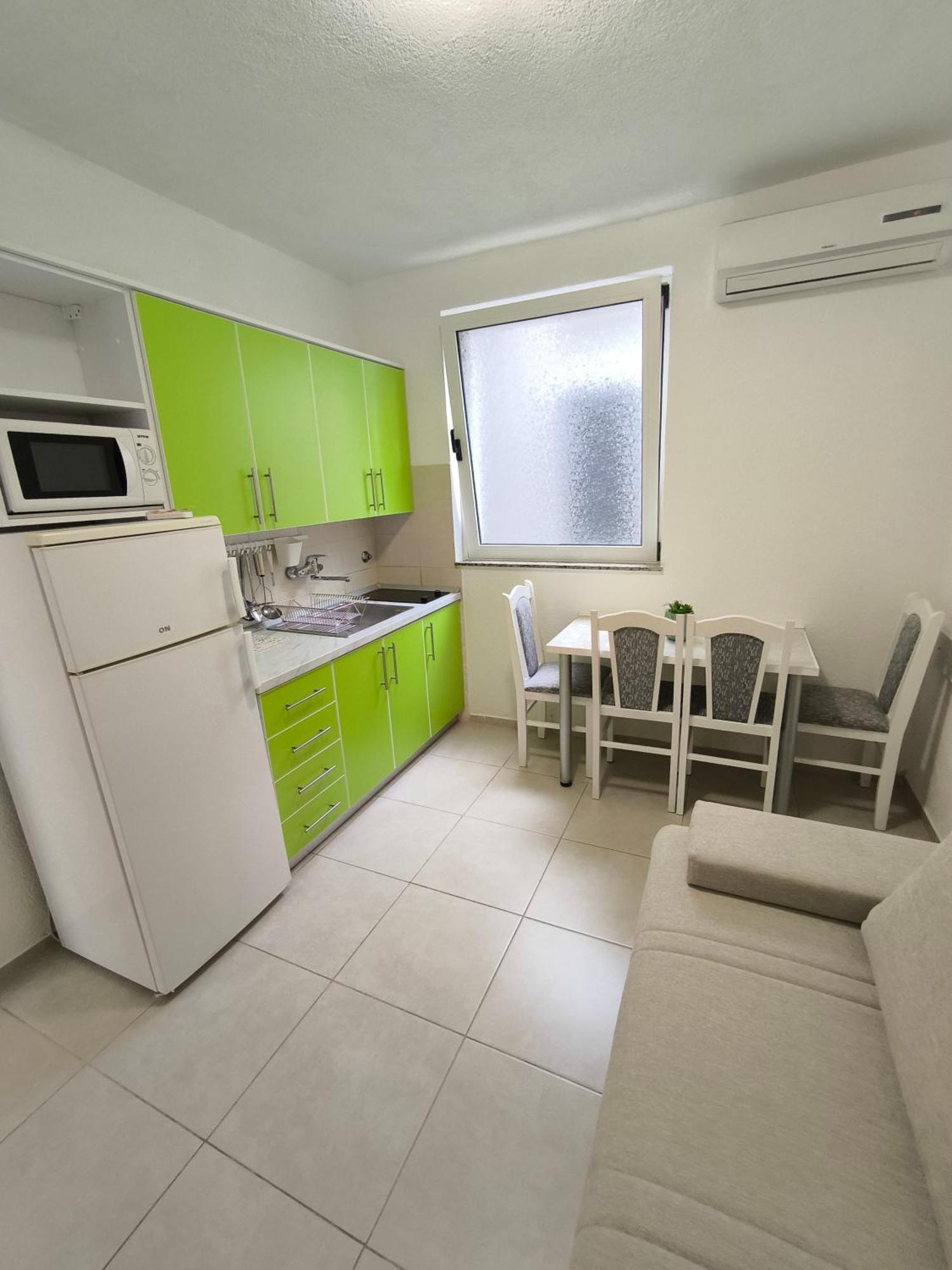 Apartmani Baresic ポドゥゴラ エクステリア 写真